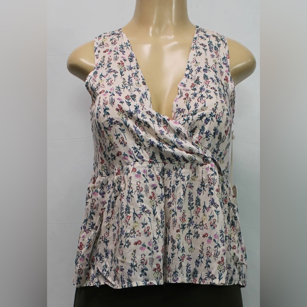 Sadie Robertson sleeveless floral print top Size M